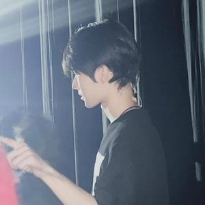 雨天喜欢睡觉z 头像