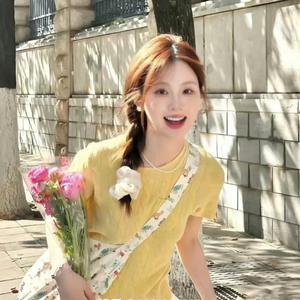 小洛超可爱 头像