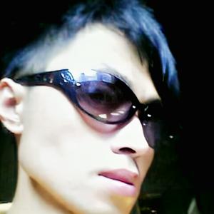 龚大大写故事 头像