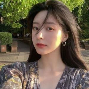 芳芳看热闹 头像