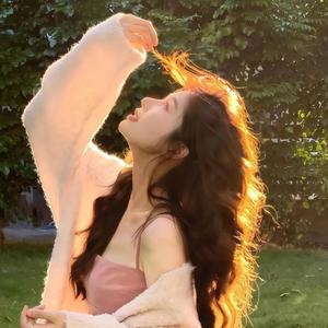 背着太阳的女孩 头像