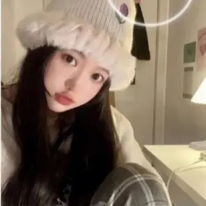 裸妆小丫头 头像