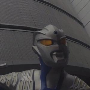 城墙下的人行道 头像