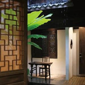 爱木头的凡人 头像