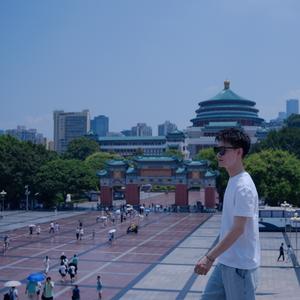 阎东⁷¹² 头像