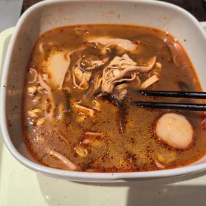 雪地欢快留下足迹 头像