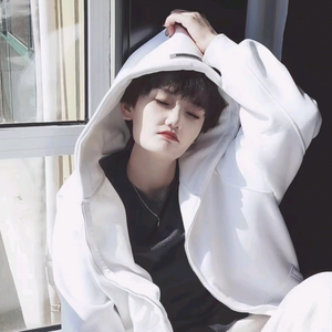 芮芮服装店 头像