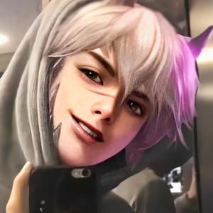 不是泪痕吖 头像