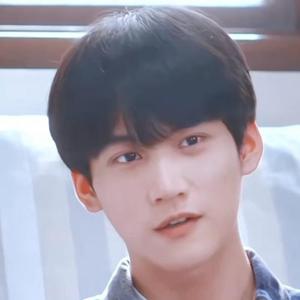 浪漫八卦 头像
