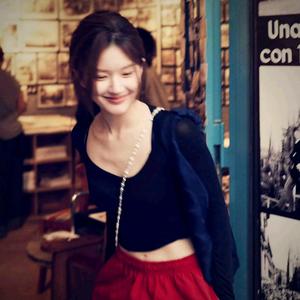 深琛爱吃瓜 头像