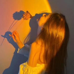 毛毛爱吃草 头像