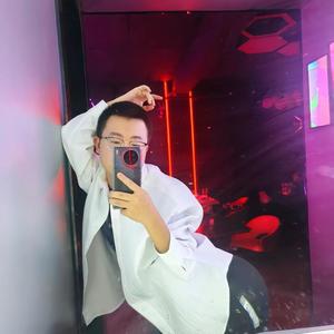 好奇草莓4Z4 头像