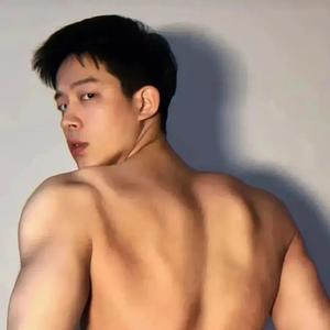 有点小斯文 头像