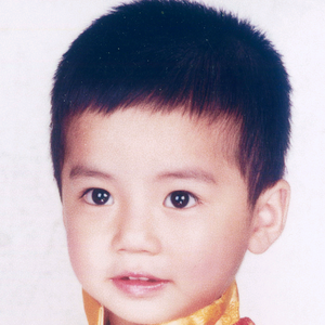 寻儿罗超凡 头像