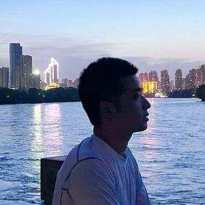 秋梓尘Vlog 头像