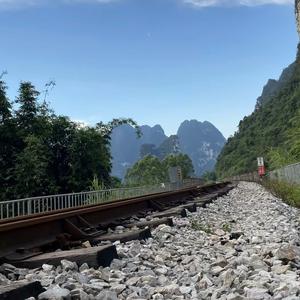 铁轨的基石 头像