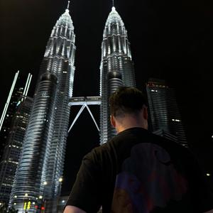 不想火的吃货x 头像