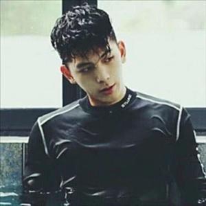 豁达云朵fEW 头像