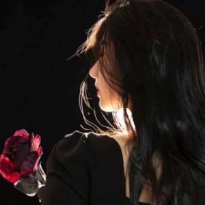 那是花瓣飘来的方向 头像