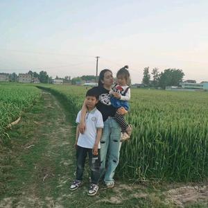 @是依依吖 头像