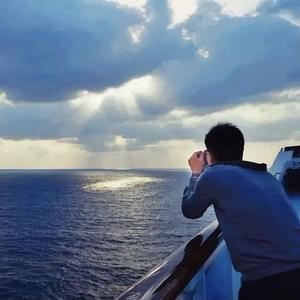 球叔探世界 头像