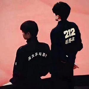 小何 头像