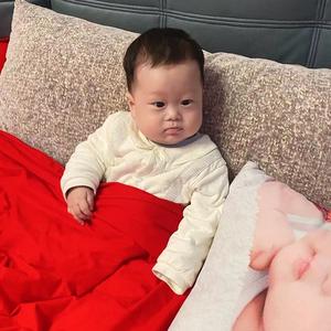 是小赞哥呀 头像