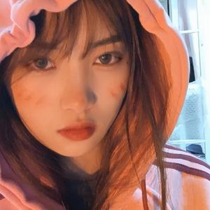 一只爱睡的小精灵 头像