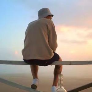 伤心大叔不伤心 头像