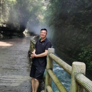 黎德祥诗和远方