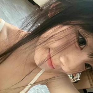 花丛间快乐追蝶人 头像