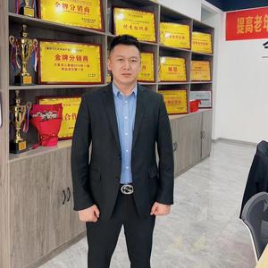游班长 头像